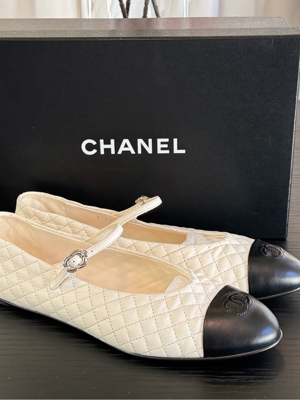 CHANEL Lambskin Quilted Mary Jane Flats size 41 - Picture 2 of 15